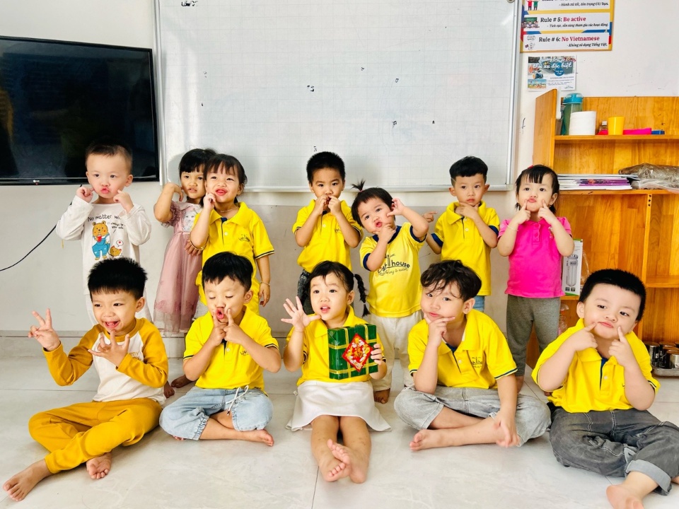 Slide e32547ea-cbe3-4d03-a83f-3f69e3e97153