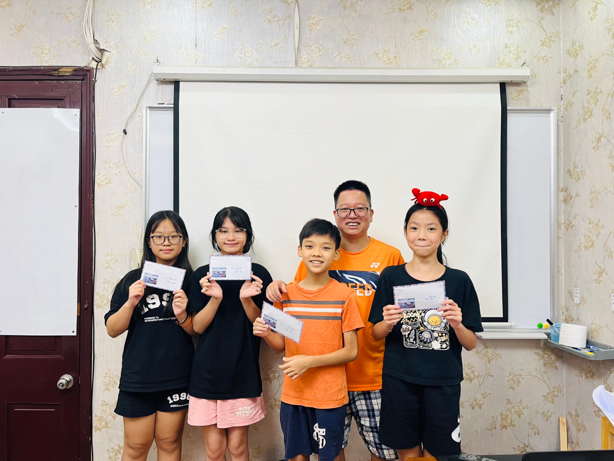 Slide e0d6a445-169c-455b-8e6a-30c0388c6293