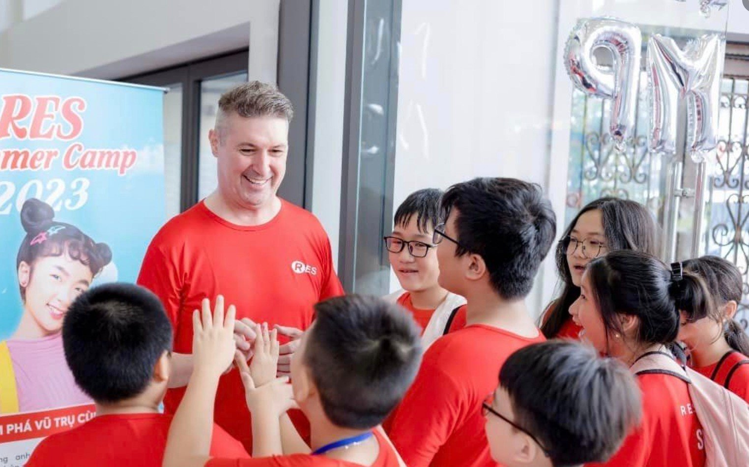 Slide c9d2dea9-894f-4062-a948-acb87819ad7a