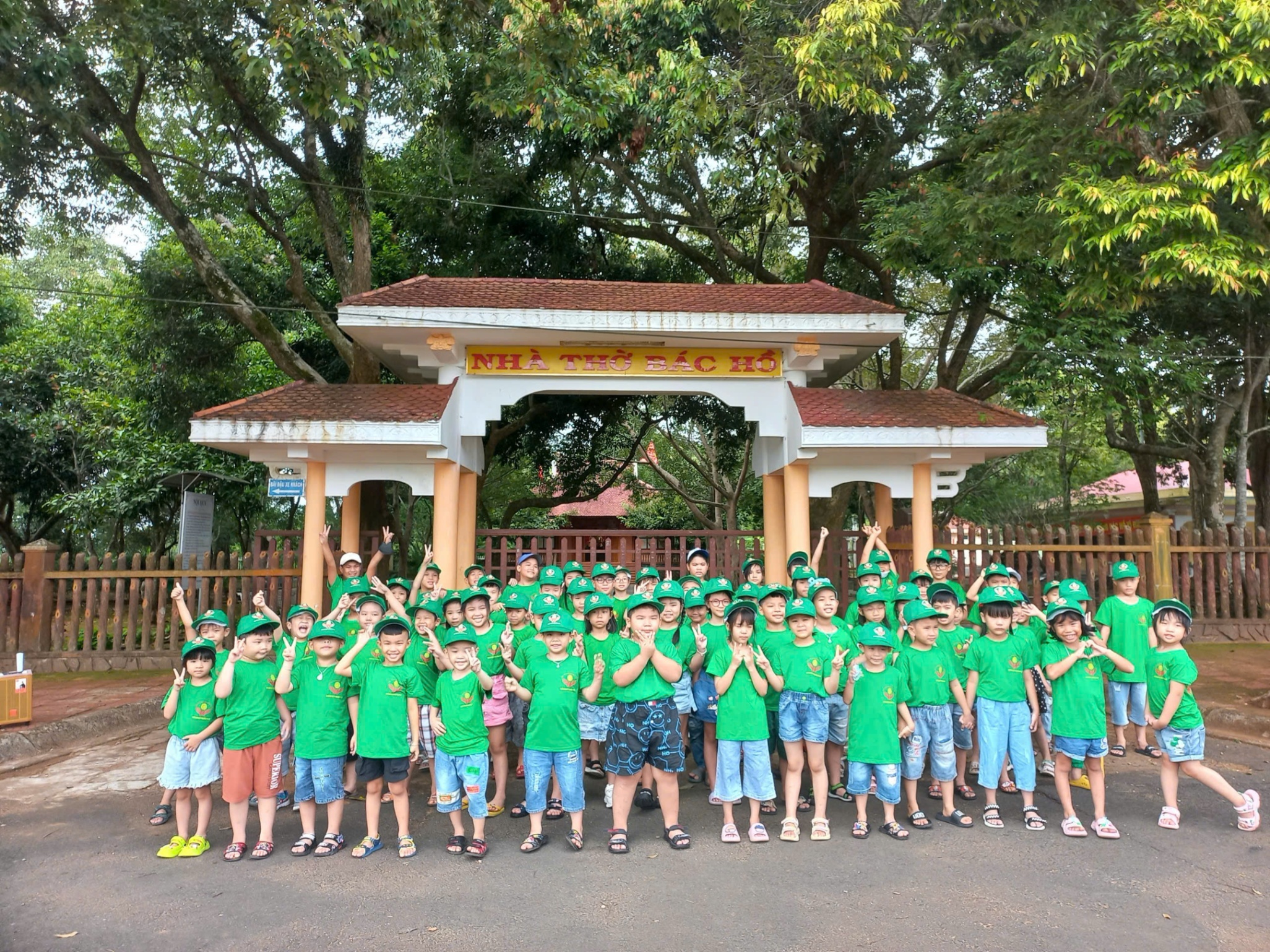 Slide c42e5521-809d-4c42-a5cd-6b84fa914d5f