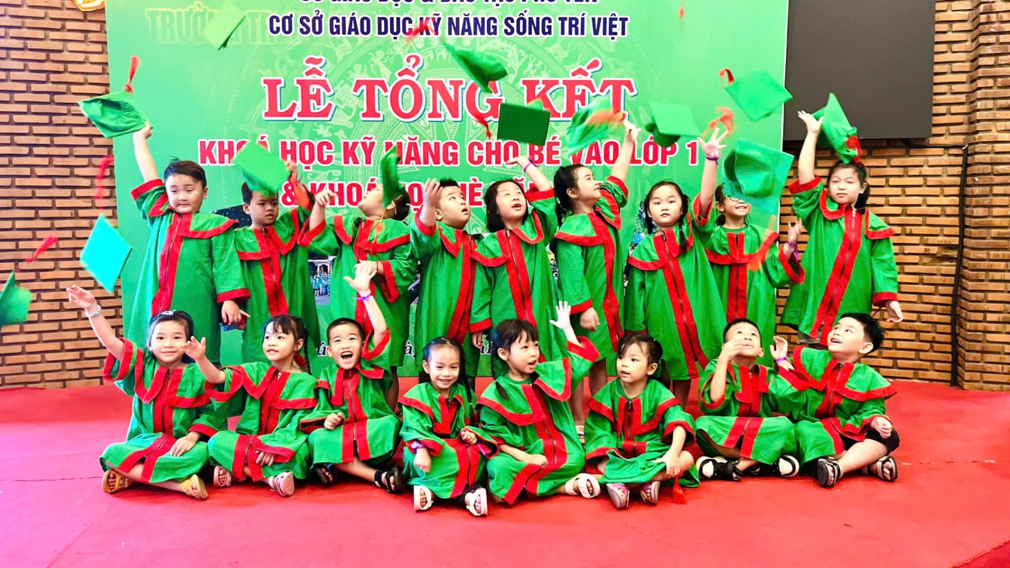 Slide 199bed62-b834-4164-816a-95f2f6298206