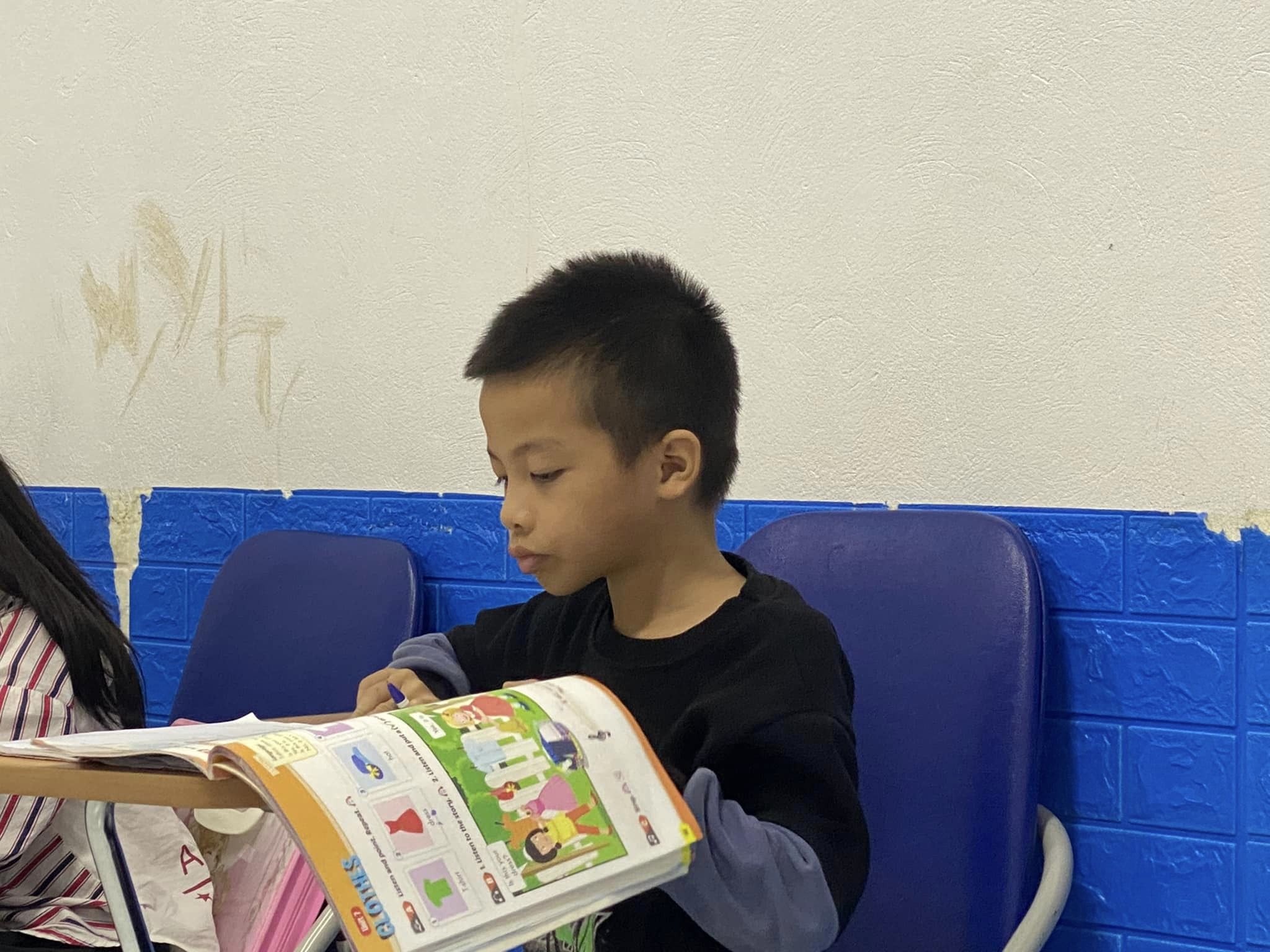 Slide e83e5b85-2116-4e80-bfd9-4f4a49432a2a