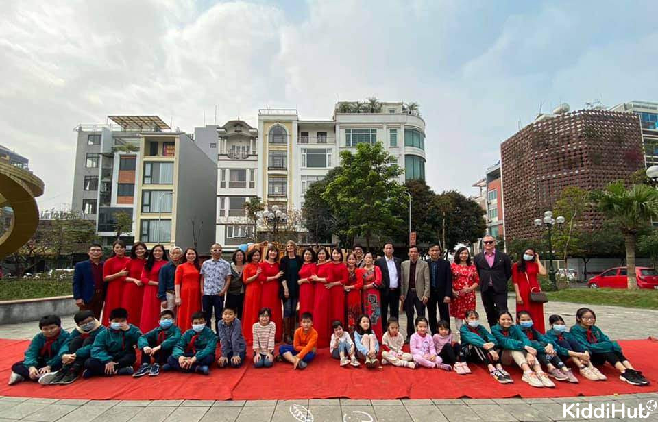 Slide 2367d48b-cccd-46d1-82f3-baf79ca4c34b