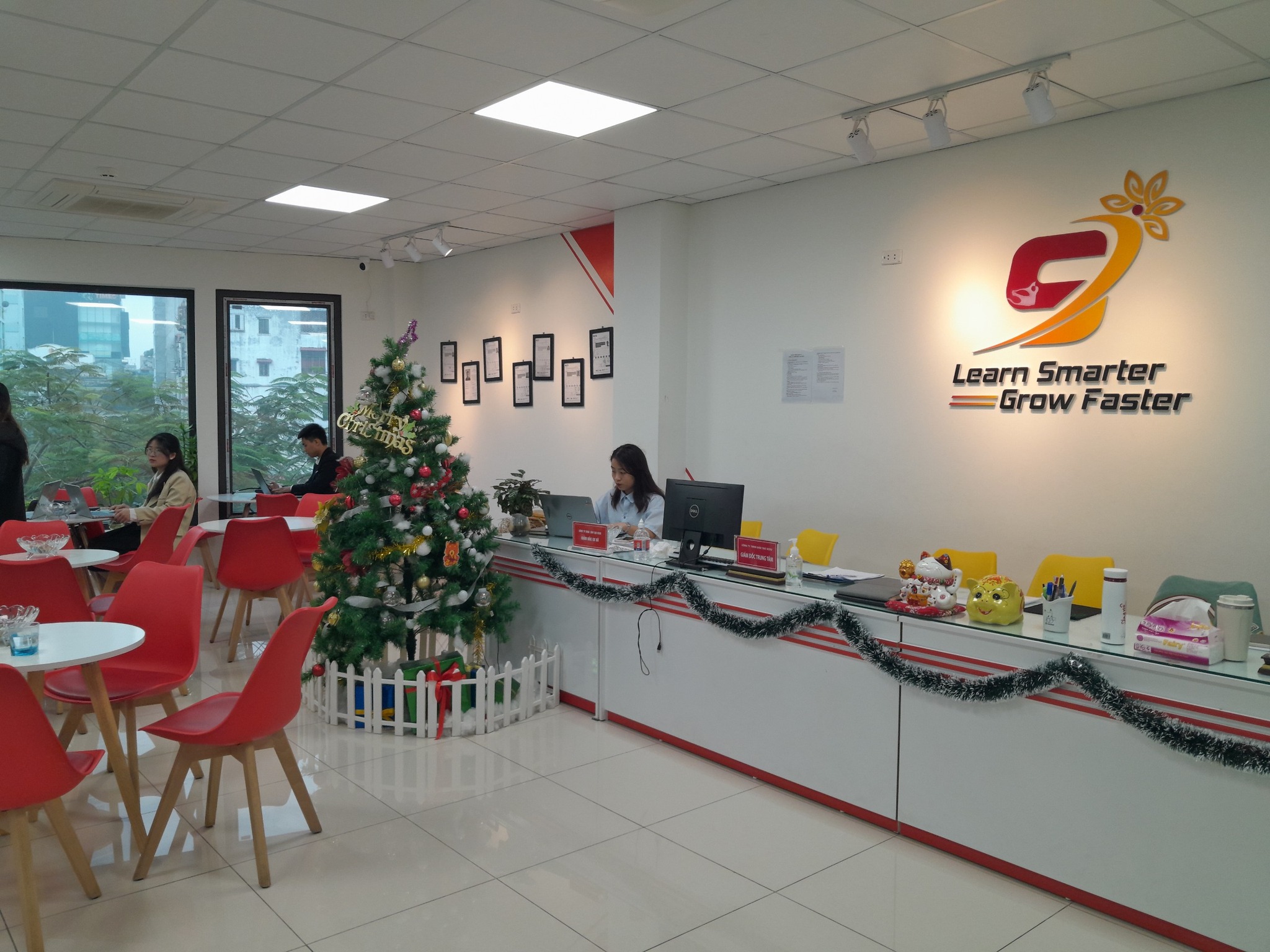 Slide ddfeca50-e65a-421d-a515-983d9fe43dc6