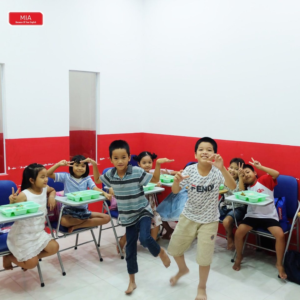 Slide ecb98620-75a8-4566-bb08-0cfe4e5a3a54