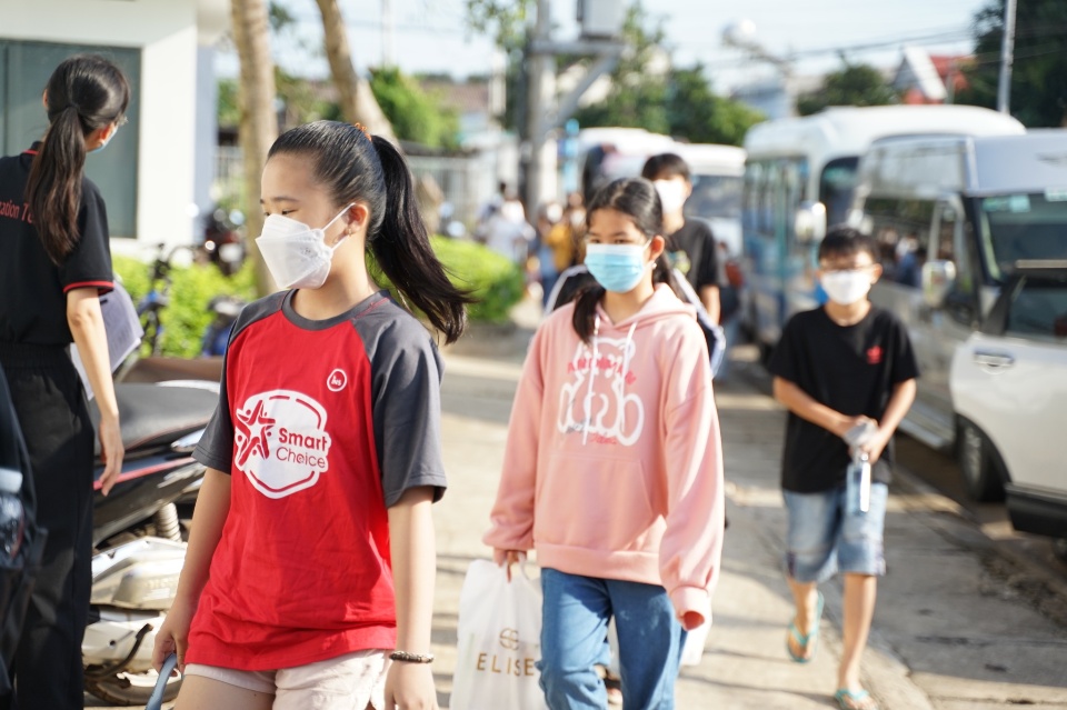 Slide a8e0d35e-43f2-479f-933c-ab7835ad64a4