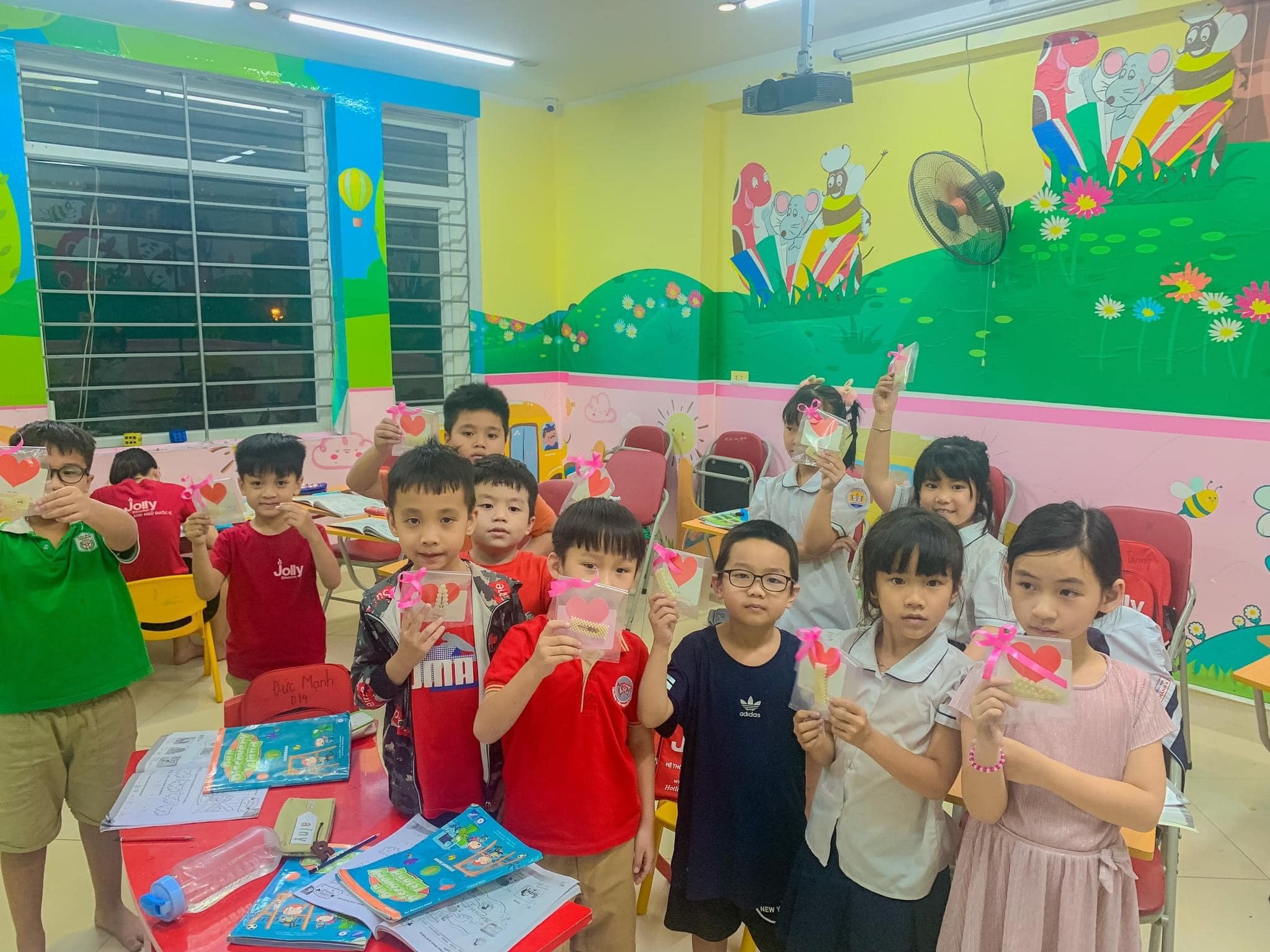 Slide 12085372-b9d6-49a9-9344-6ddce85a1cbc