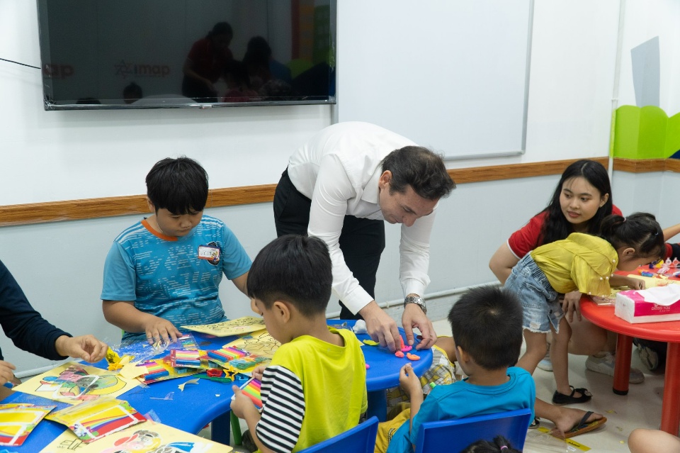 Slide 990c55ee-0cbe-451e-9287-4acd02306f5c