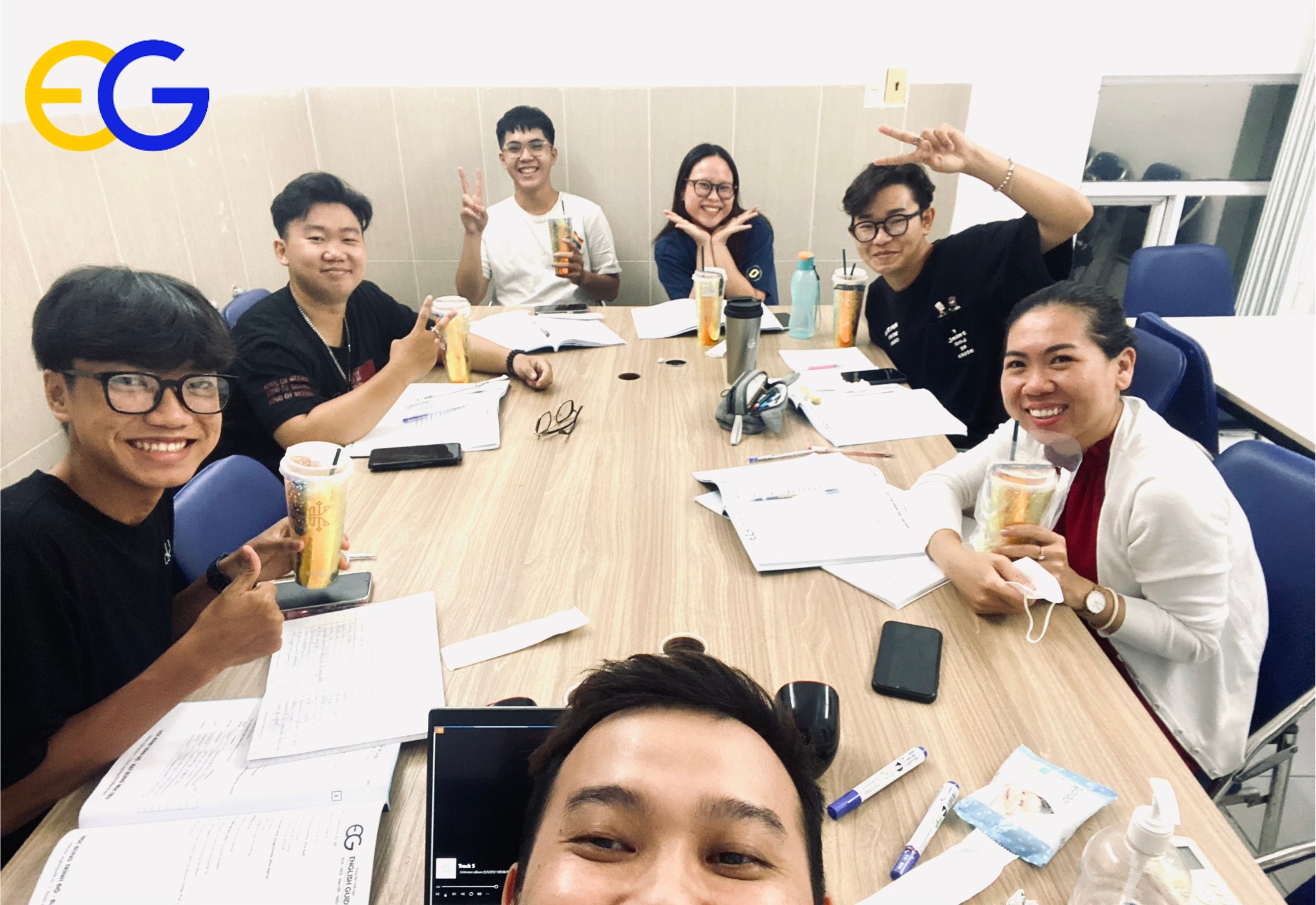 Slide 0c375952-73ad-4f24-9ec2-4f0350fd0411