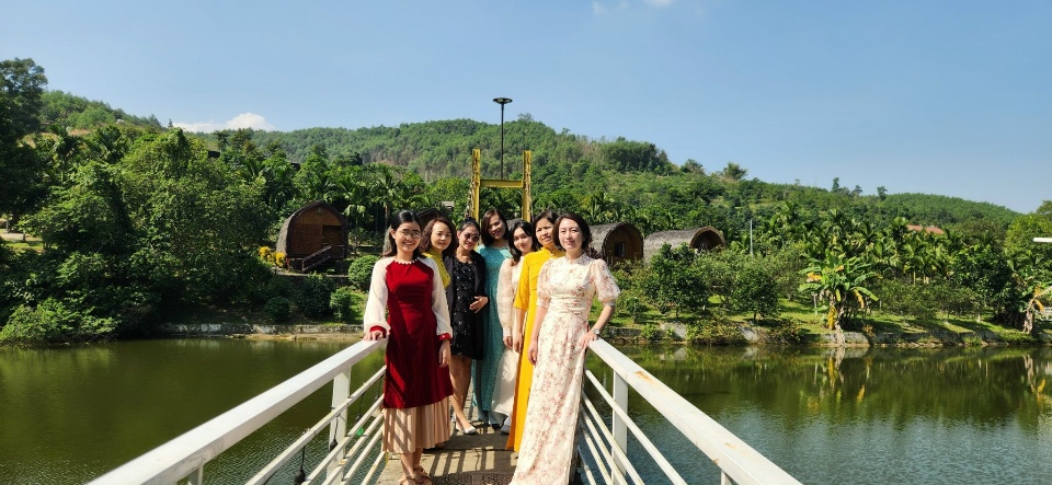 Slide f8c49ef8-301a-407f-a1de-4bd02f9a8258