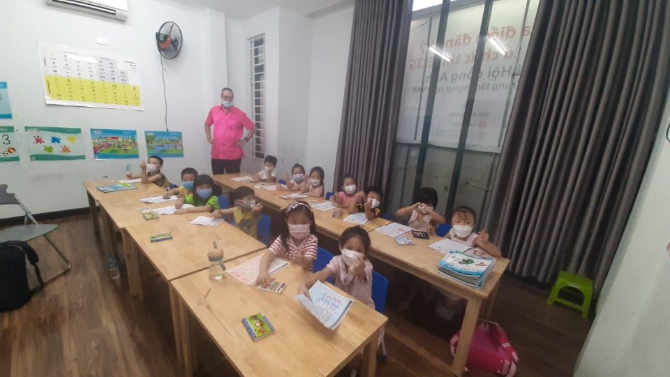 Slide b87f36df-5777-4bcf-808d-271c94e5432b