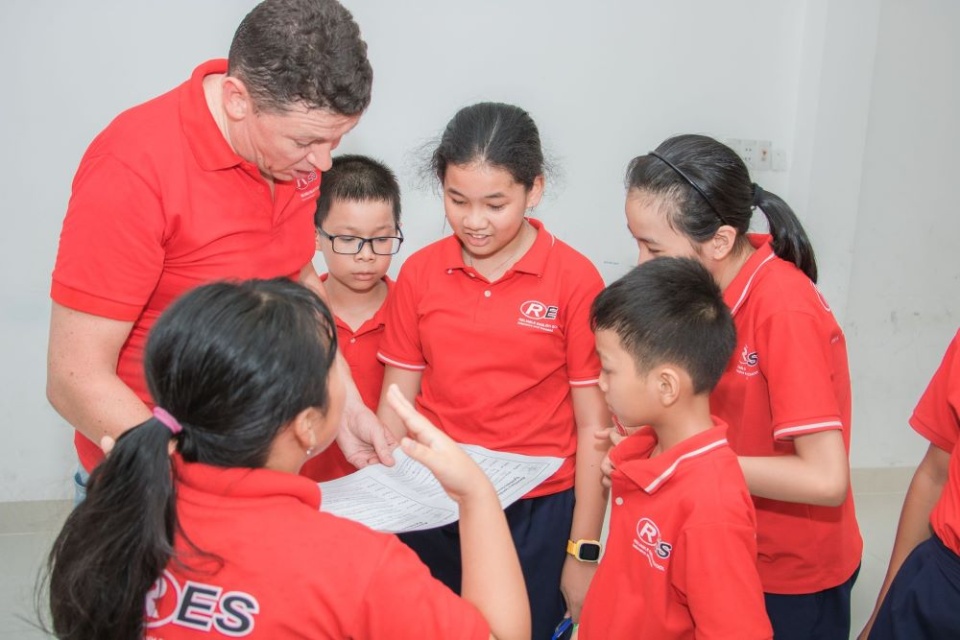 Slide cfc98898-b369-4a07-823d-2e5c7d75ab0a