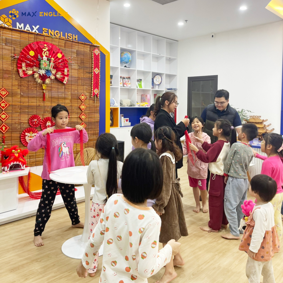 Slide a4794745-13c2-4be5-8a45-a18a1f867a9e