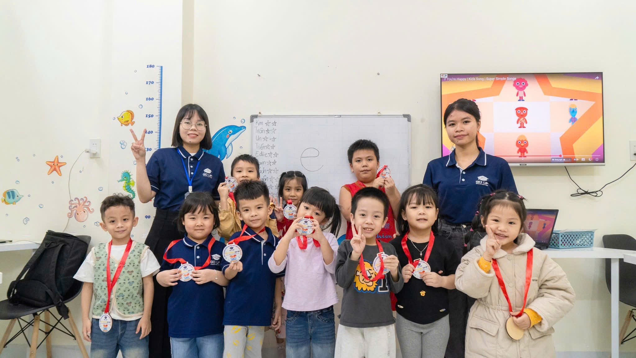 Slide 147016a6-bacb-44c9-a5d9-cf9de83756d0