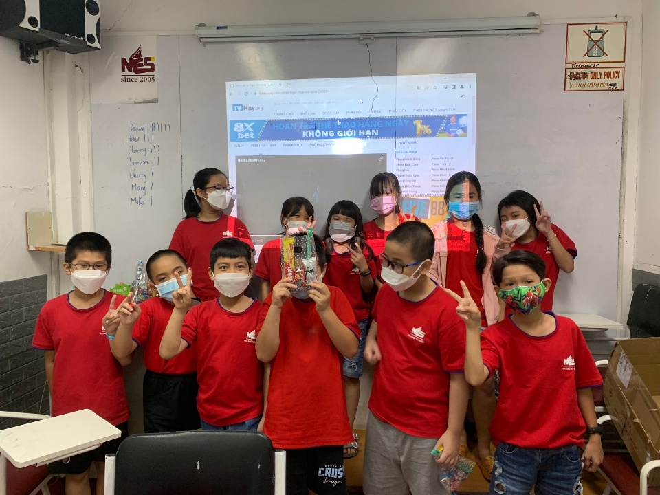 Slide e130502d-be49-48e7-94bc-b134c3ba3ae8