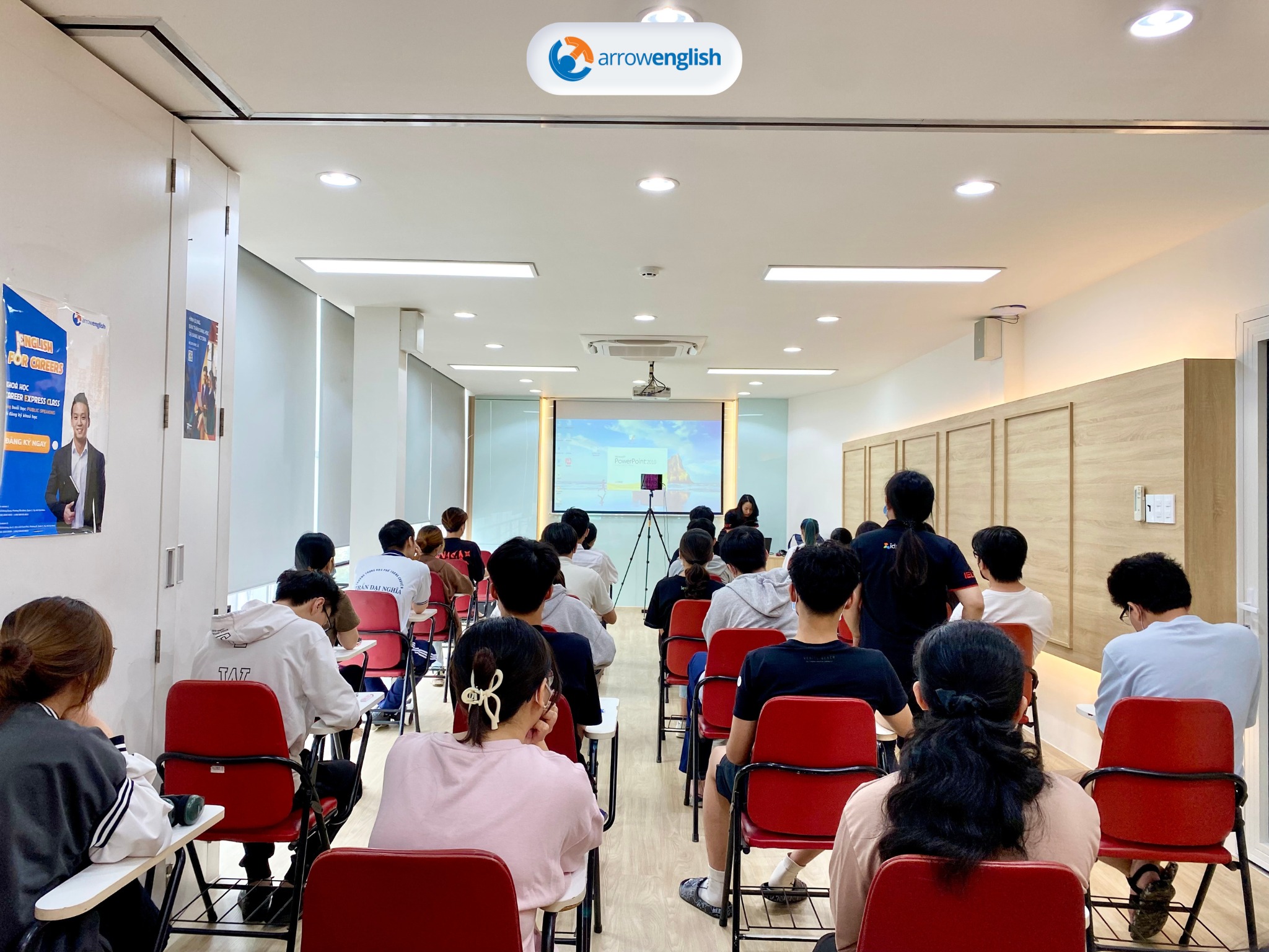 Slide 904093b0-3c22-4373-9163-fc909d0e21cd