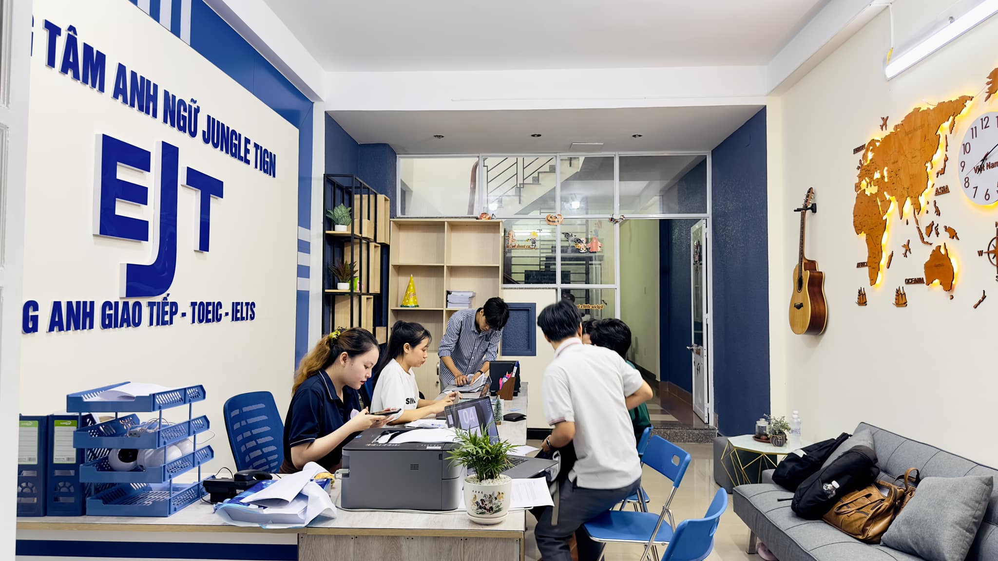 Slide 9955cec0-fedc-4dfd-924a-fa1c5dc84e07