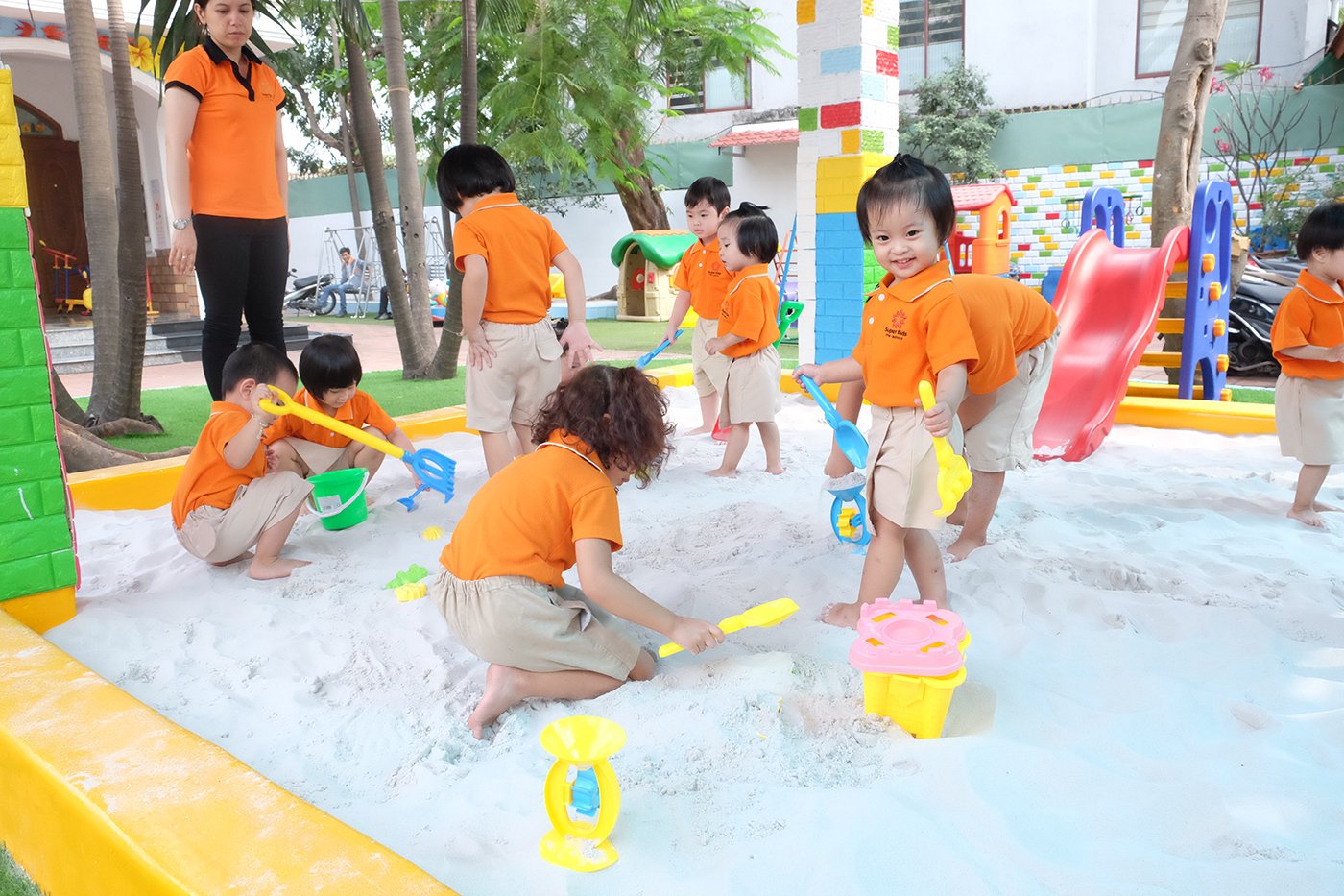 Slide 1b70b36b-576c-4f2a-8a07-dbc7733b40d4