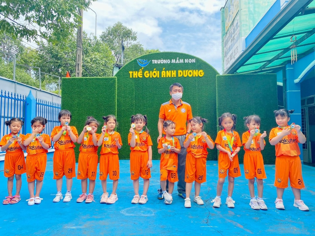 Slide 81b40d32-42bb-45a7-be73-85bdd19b3d3a