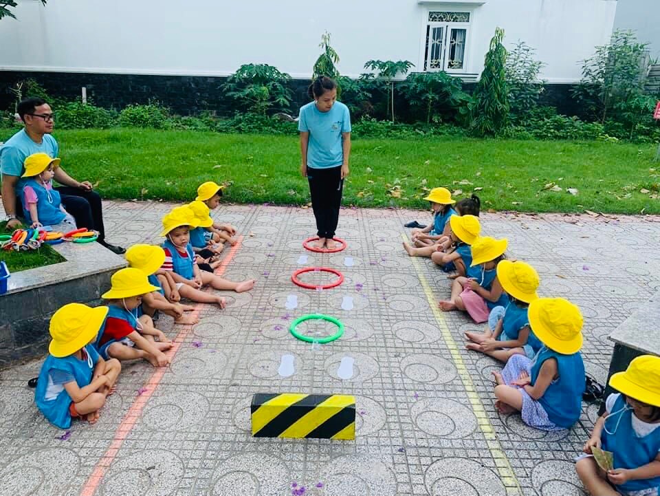 Slide 5ba733f4-fd72-414c-b881-60241e24a493