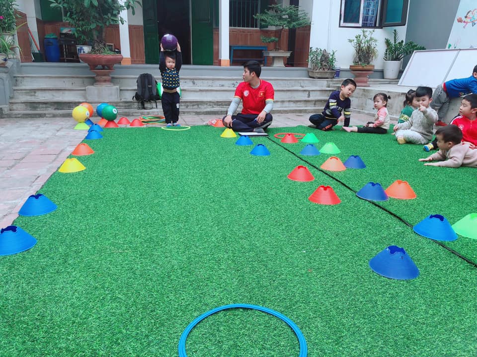 Slide c8caef2d-01fd-44f6-a102-5bd8355cda79