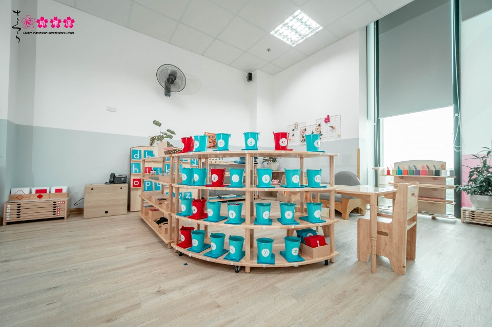 Slide 99af2ff3-8114-4727-87ec-94181ac6e807