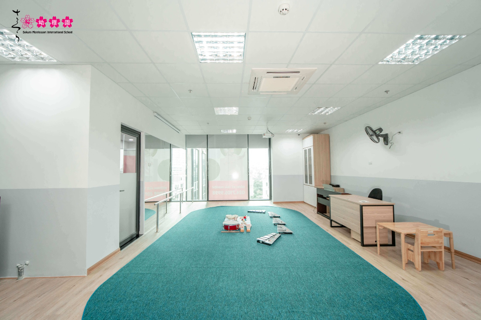 Slide c553a8fd-c791-46d8-8a3f-f48d348ec95a